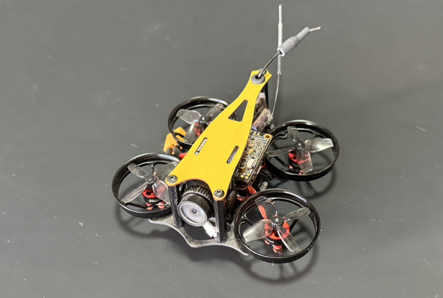 EP-MODELS Nano Vespa69HD Quadcopter SFHSS受信機付　※デモ機