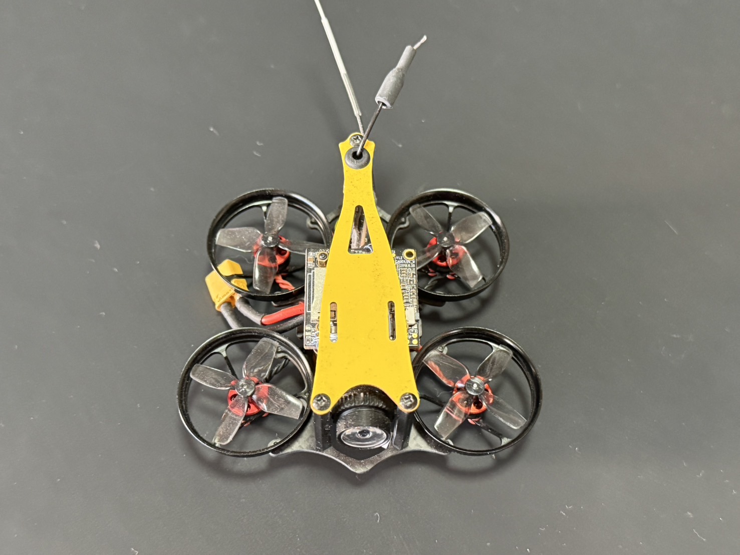 EP-MODELS Nano Vespa69HD Quadcopter SFHSS受信機付　※デモ機