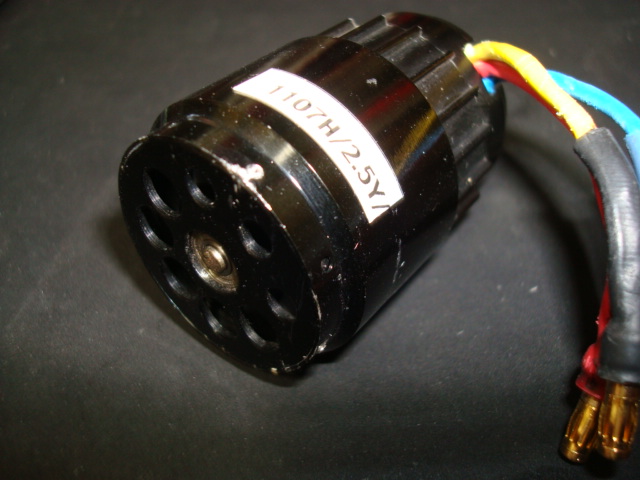 Neu Motor 1107H/2.5Y/3.2 Kv2450（4?6S)※USED